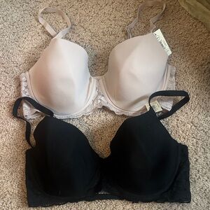 Elegant Women's Lace Trim Bras - Black and Cream